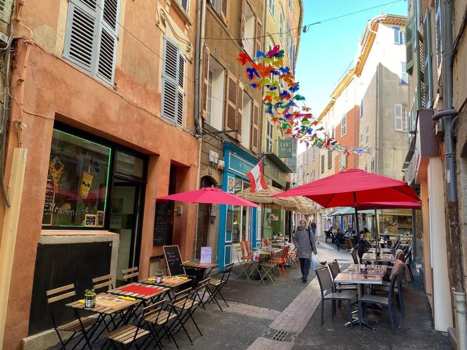 Akropole De Caroline, Central, Lumineux, Calme, Free Parking, Lift, 3 Beds Draguignan Ngoại thất bức ảnh