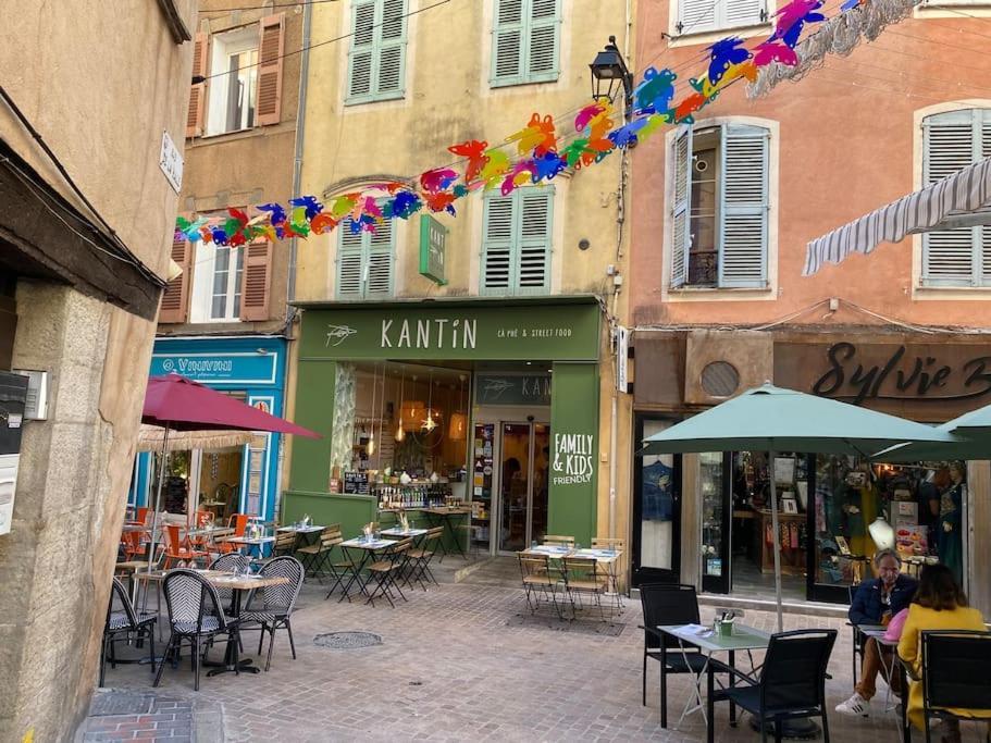 Akropole De Caroline, Central, Lumineux, Calme, Free Parking, Lift, 3 Beds Draguignan Ngoại thất bức ảnh
